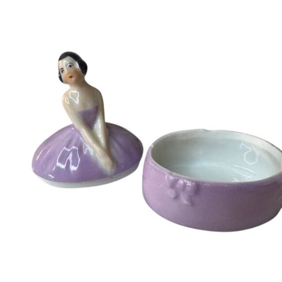 Vintage Hand-Painted Porcelain Lady Figurine Trinket Box - Picture 4 of 6